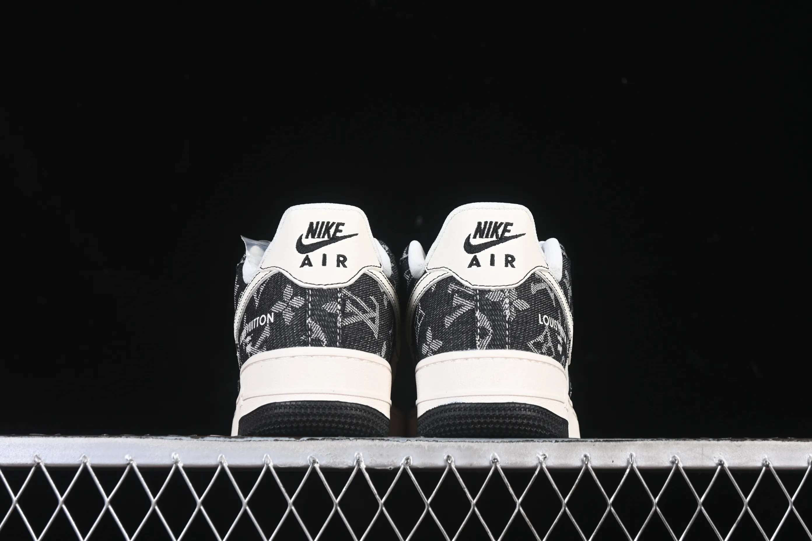All categories Nk Air Force 1 Air Force series Nk Air Force 1 Low Air Force low-top Nike Air Force 1'07 Low LV co-branded denim beige and black stitching Air Force 1 low-top casual sneakers MZ9588-815